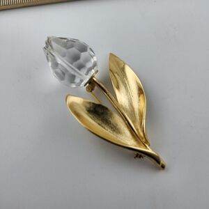 Beautiful Crystal Tulip Brooch‎ Gold Tone